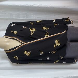 Ann Taylor Factory Floral Print Surplus Wrap Blouse Size M